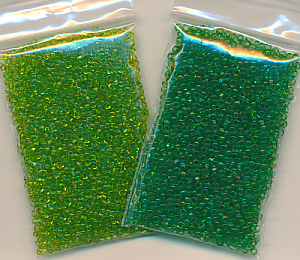 Rocailles Ton in Ton, grün transparent, Inhalt 16 g, Größe 10/0